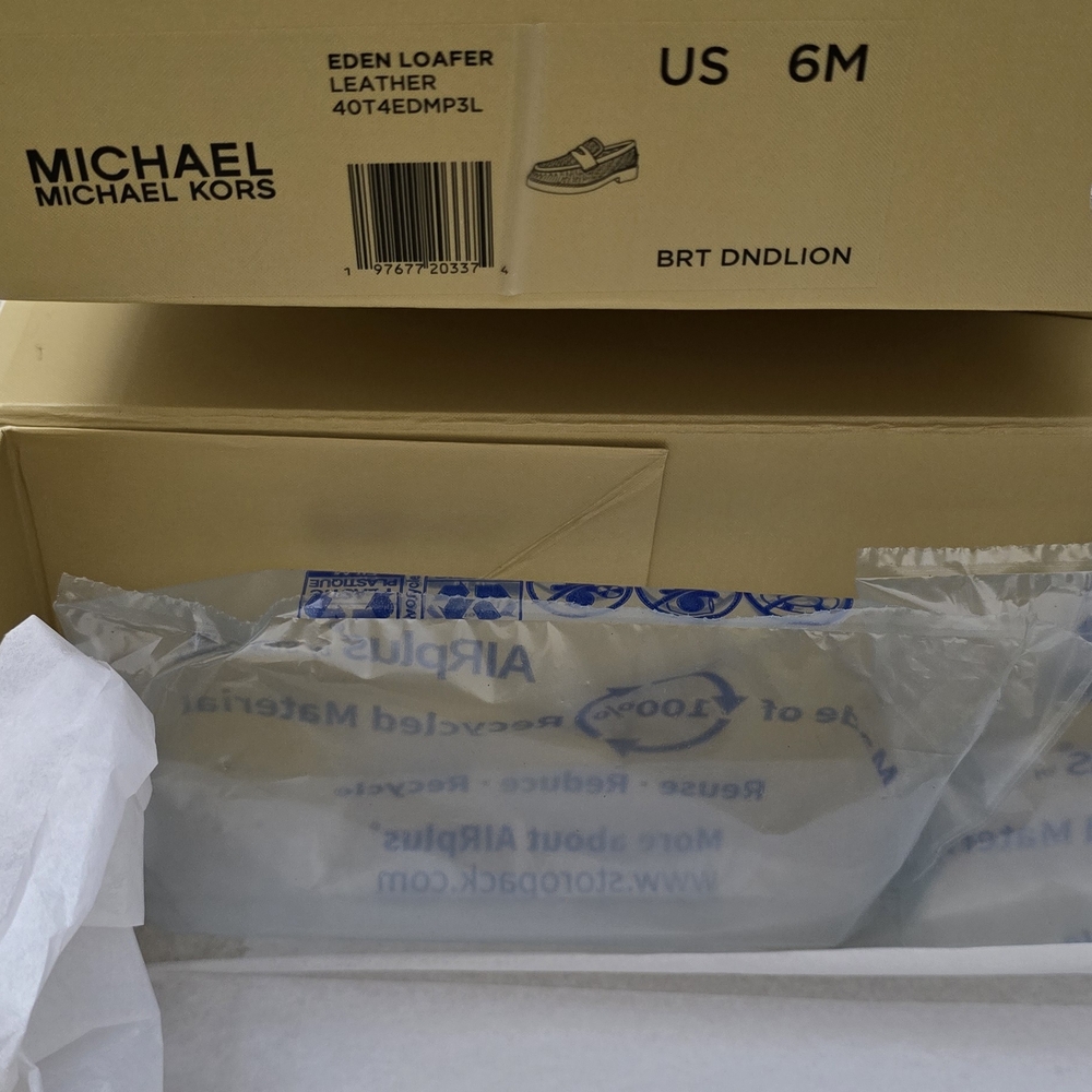 Michael Kors Yellow Women loafers.  New With Box And Michael Kors Gift Box - Picture 4 of 7